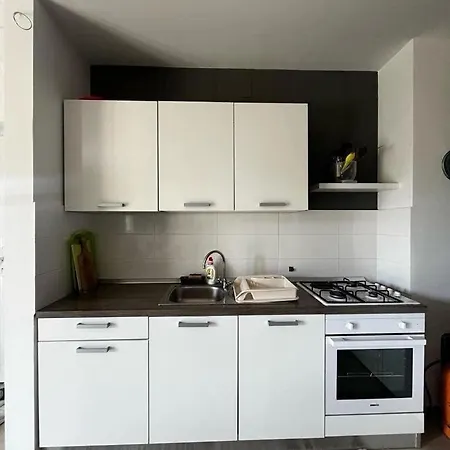 Oakley Apartment
